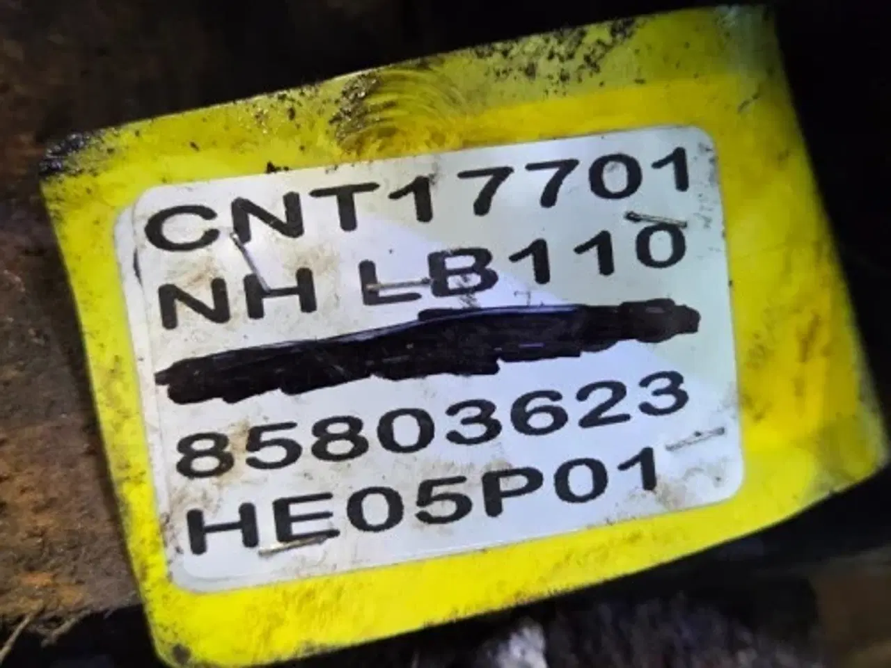 Billede 15 - New Holland LB110 Beslag 85803623