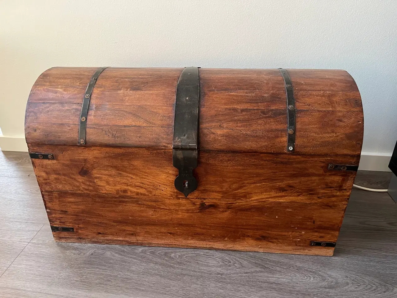 Billede 1 - Kiste tiæ pynt / opbevaring 