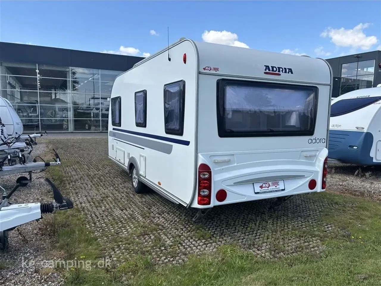 Billede 3 - 2011 - Adria Adora 472 LU XL   Lille let og velholdt enkeltsengsvogn. Kan nedvejes til 1300 KG