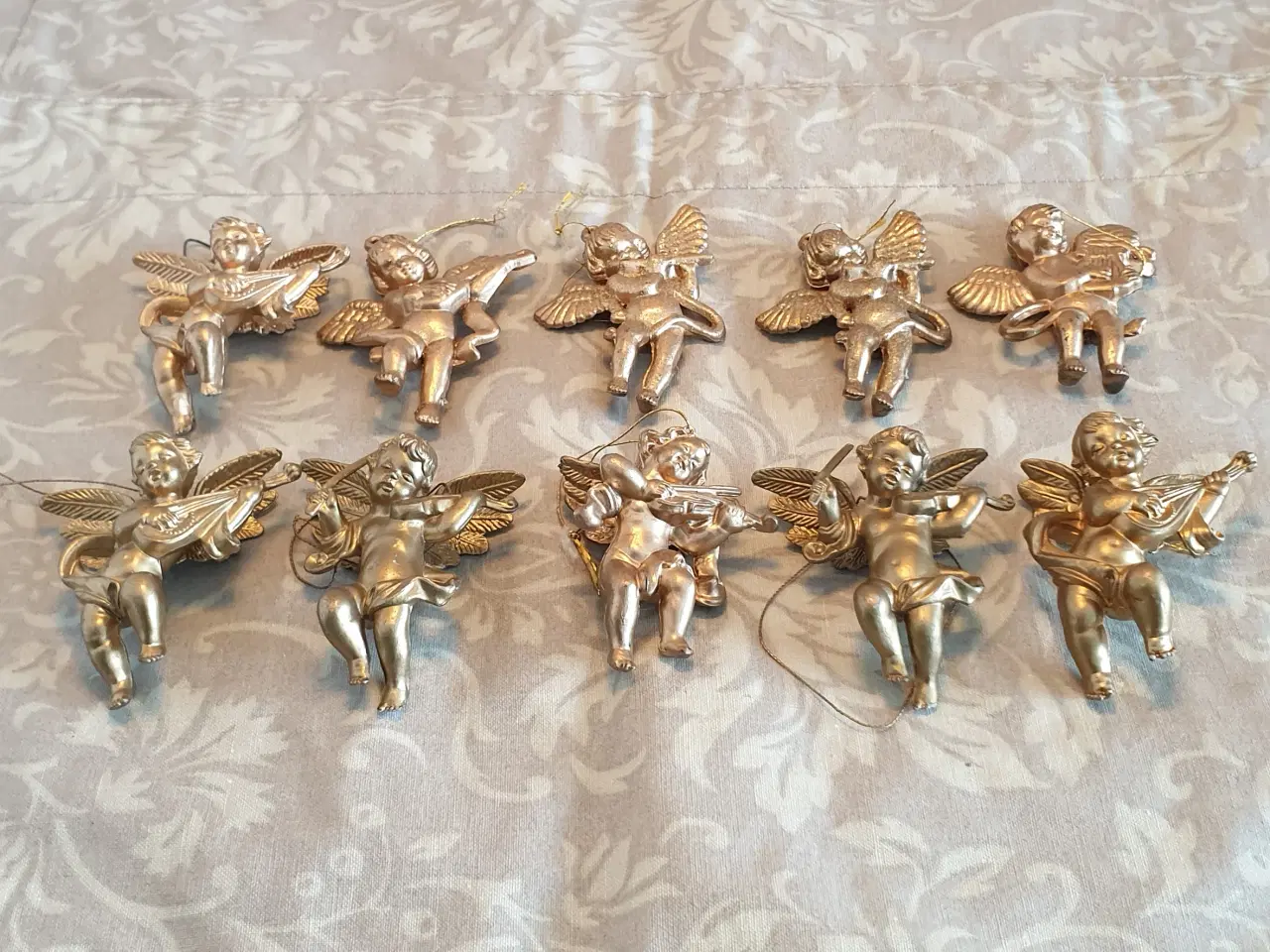 Billede 1 - Engle små 10stk ialt10kr