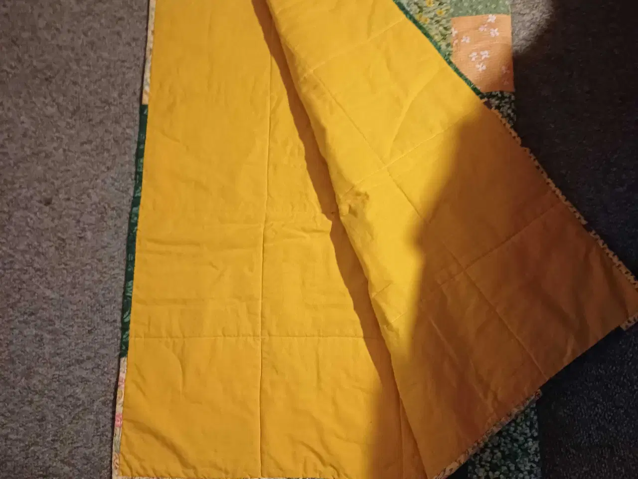 Billede 2 - Hygge tæppe ( patwok)