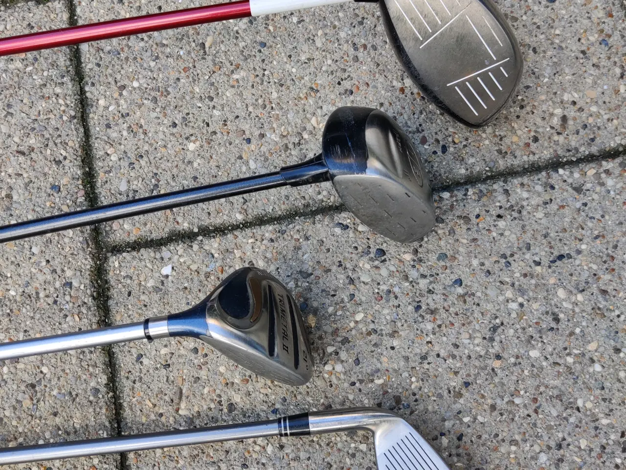 Billede 5 - Golfudstyr. Vogn, bag, jern og køller.