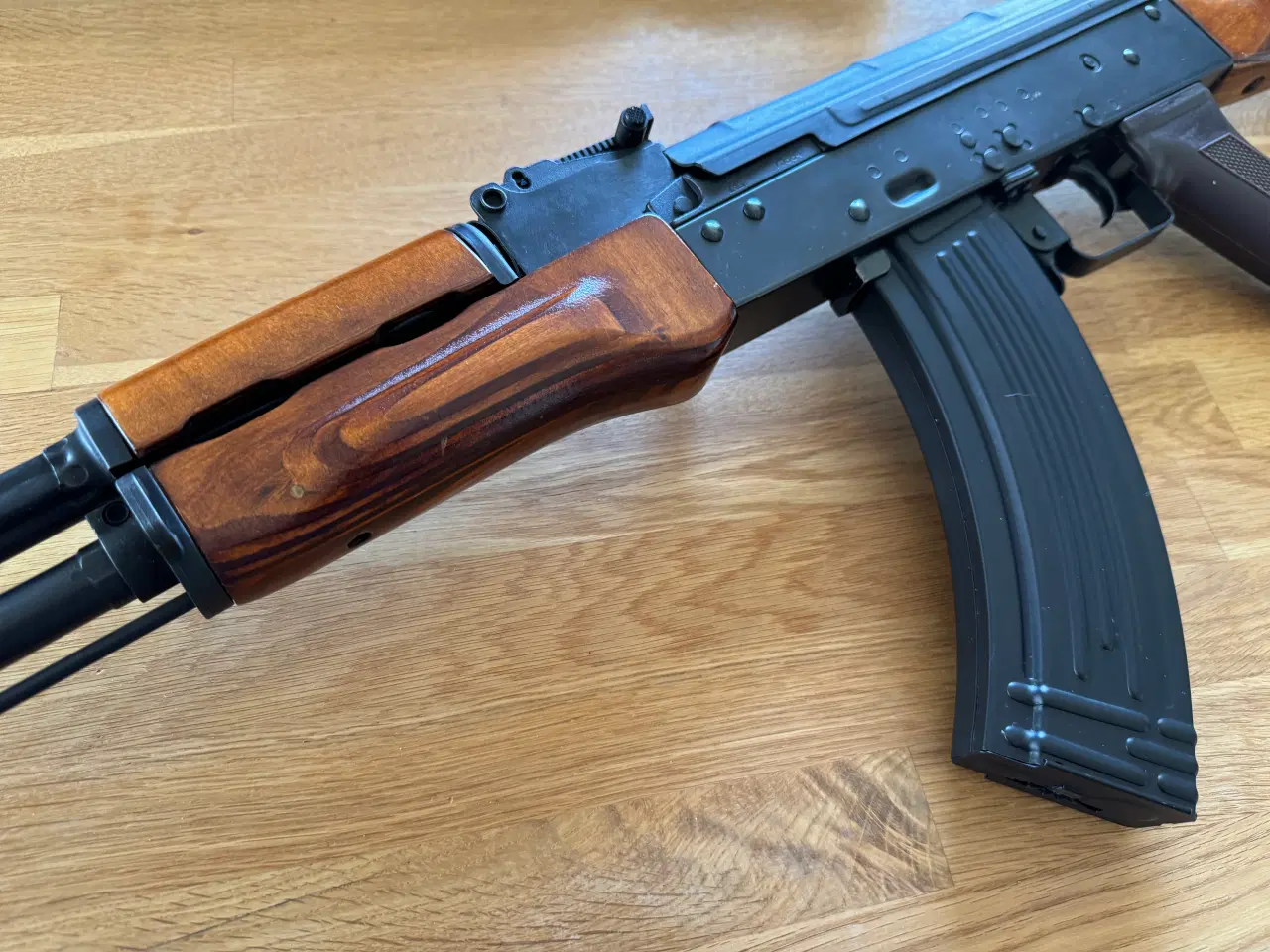 Billede 6 - Airsoft AK-47 riffel i fuld metal og træ