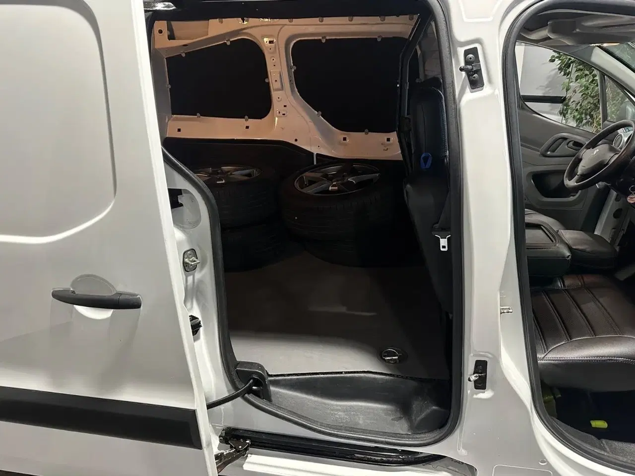 Billede 10 - Peugeot Partner 1,6 BlueHDi 100 L2 ESG Flex Van