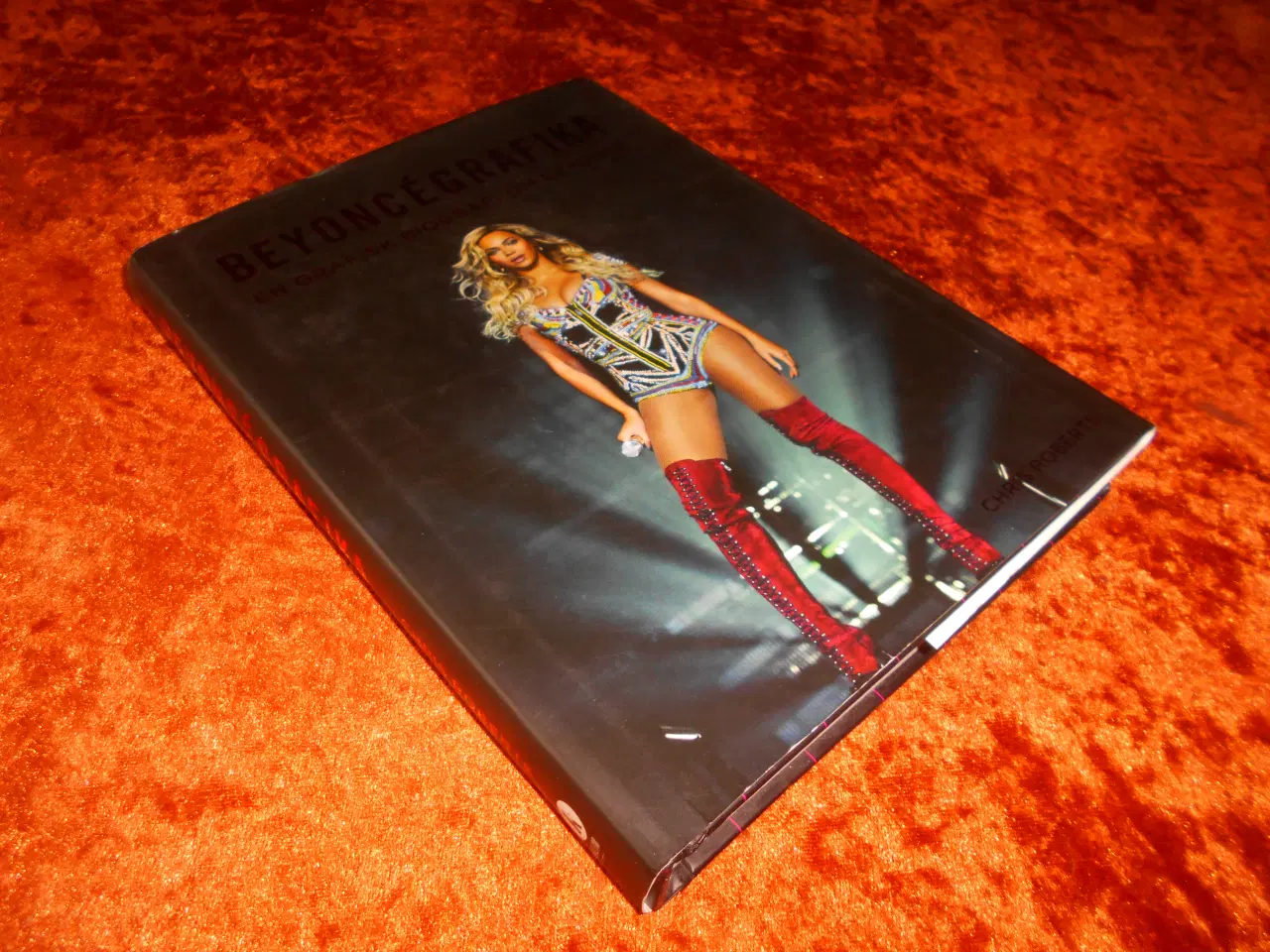 Billede 1 - Beyoncégrafika, Chris Roberts,