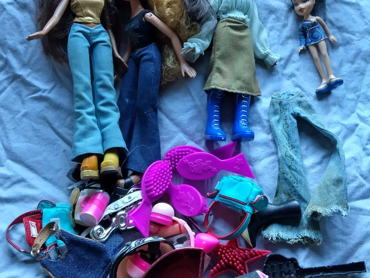 Billede 6 - 26 x Bratz dukker 0g tilbehør