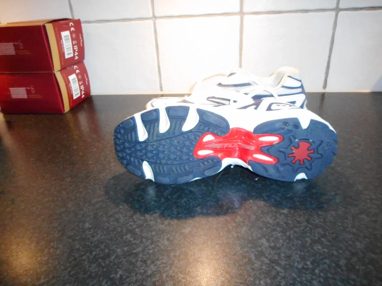 Billede 2 - sportssko Fila