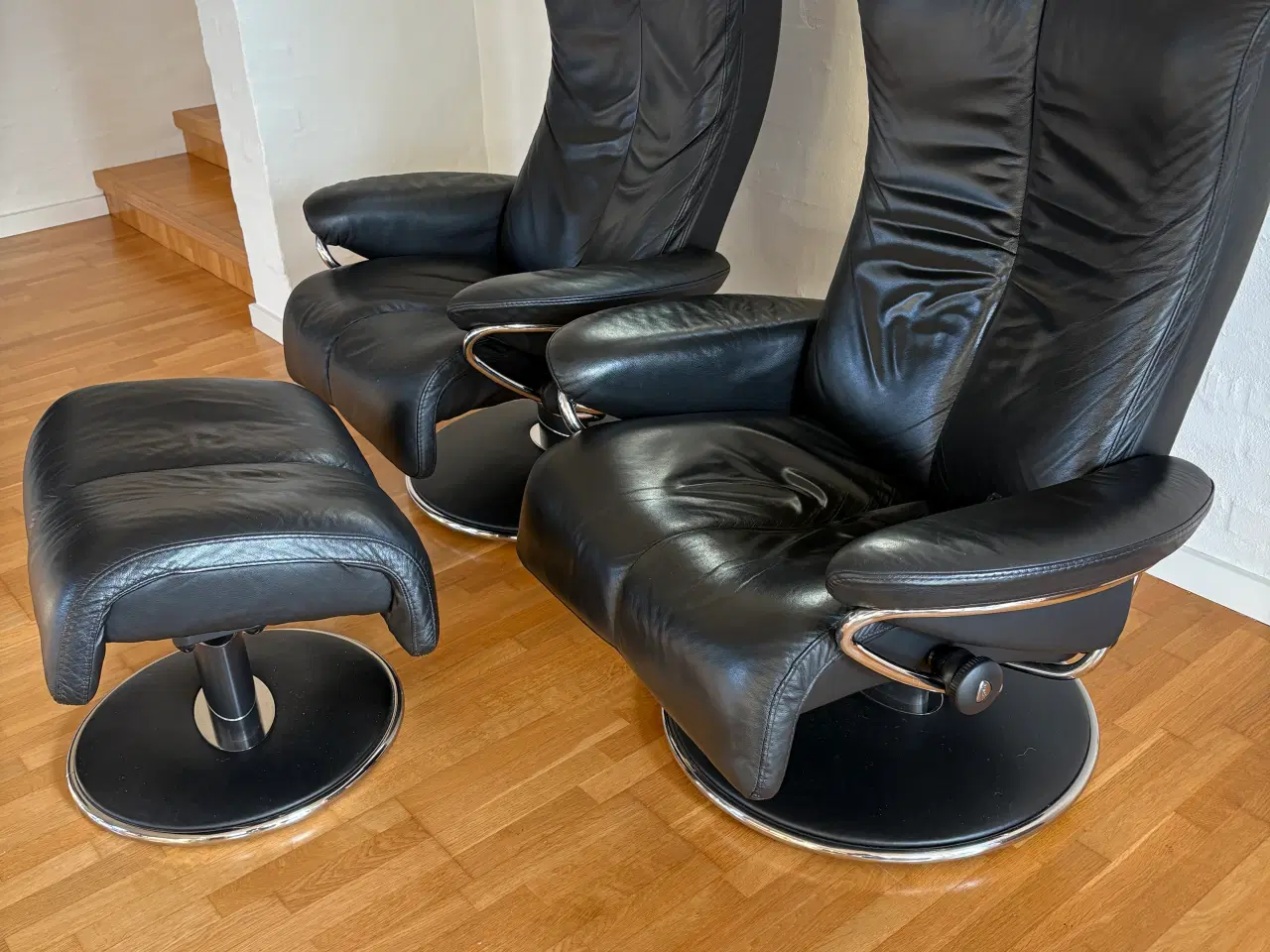 Billede 2 - 2 Stressless Blues lænestole og 1 skammel