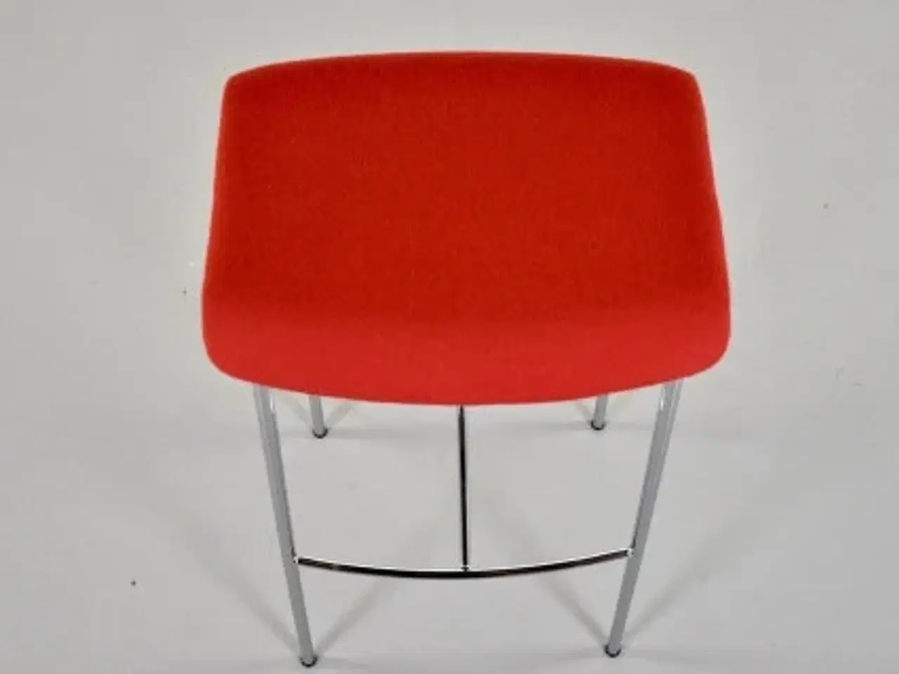 Billede 5 - Magnus olesen pause barstol med rødt polster på sædet og krom stel