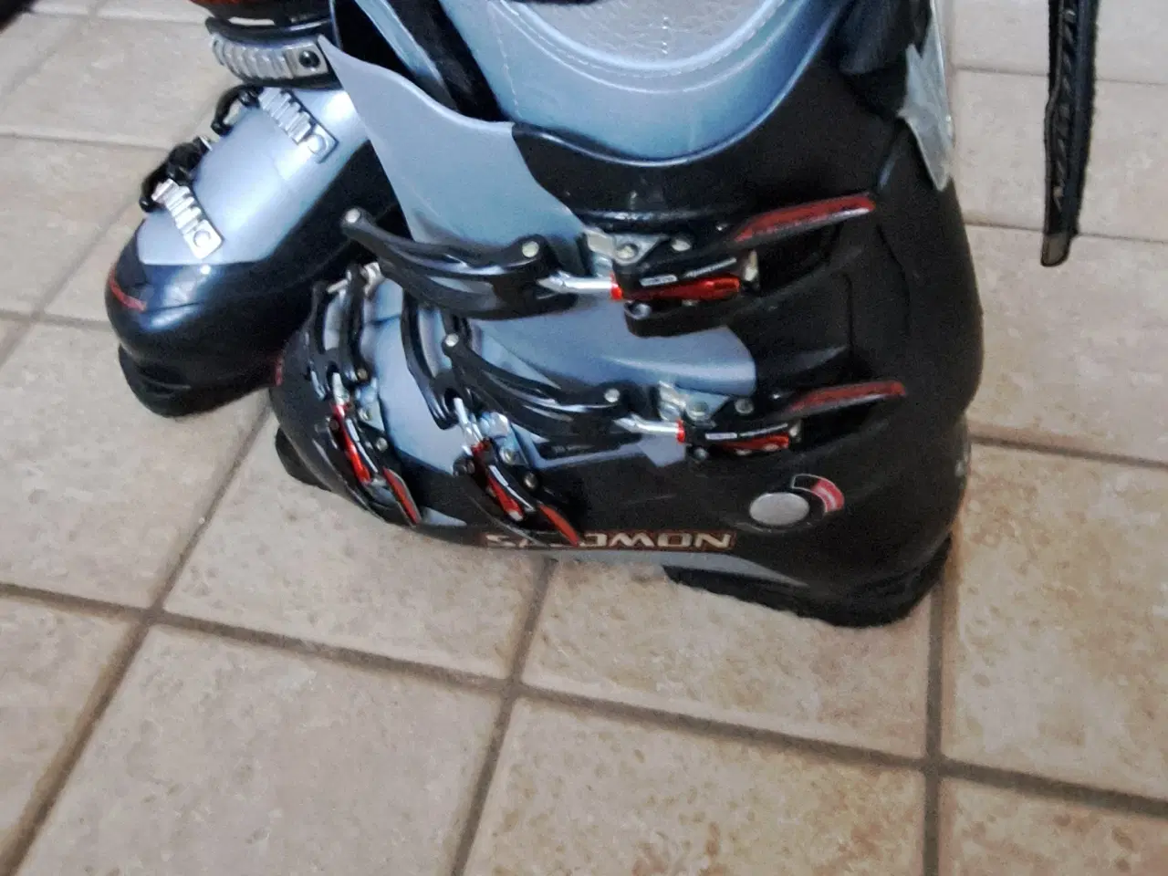 Billede 4 - Skistøvler og letvægtshjelm