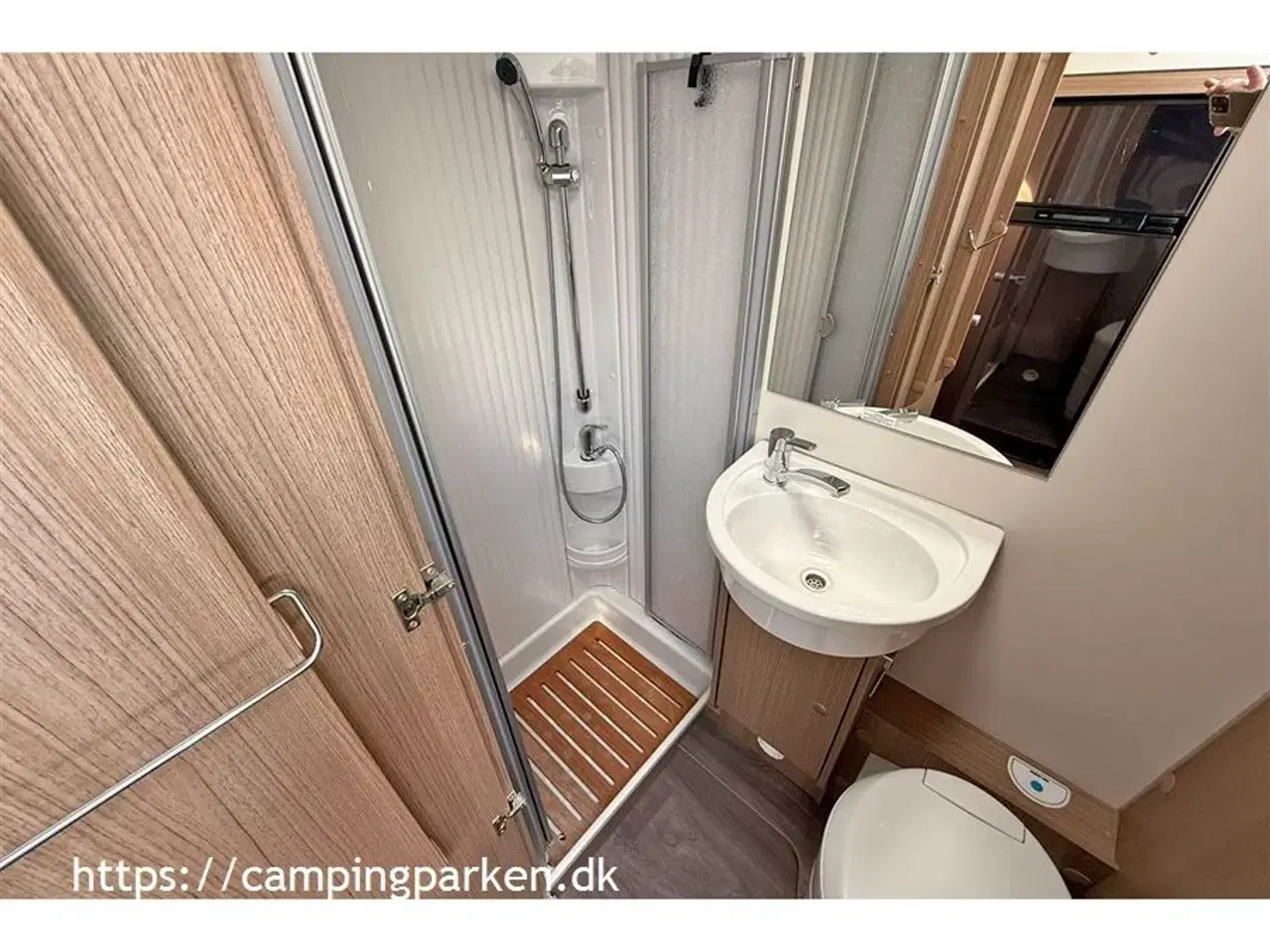 Billede 13 - 2021 - Carado A361   Perfekt vogn til hele familien, køjeseng, dobbeltseng i alkoven og opredning i siddegruppe