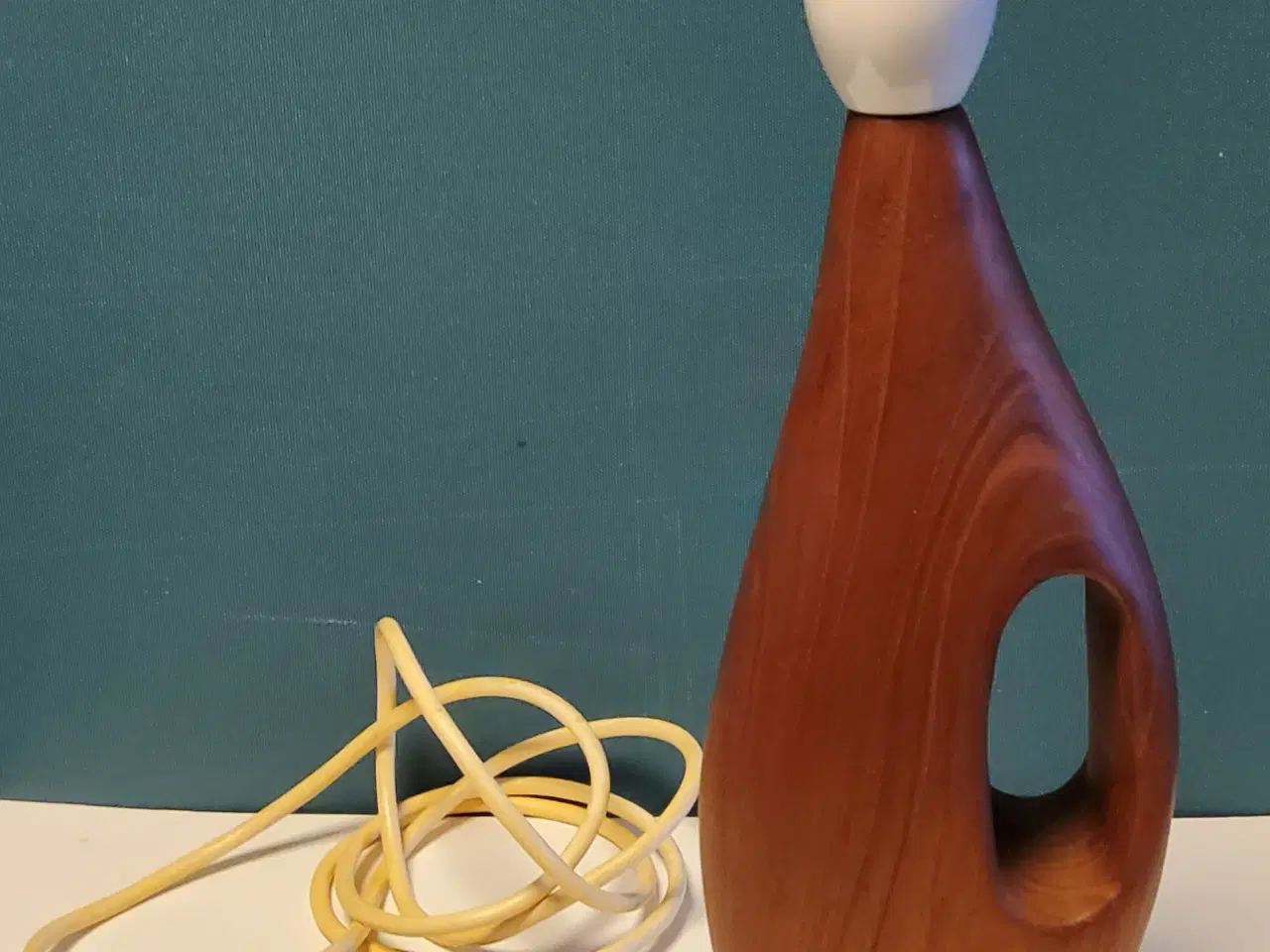 Billede 1 - Retro teak bordlampe.