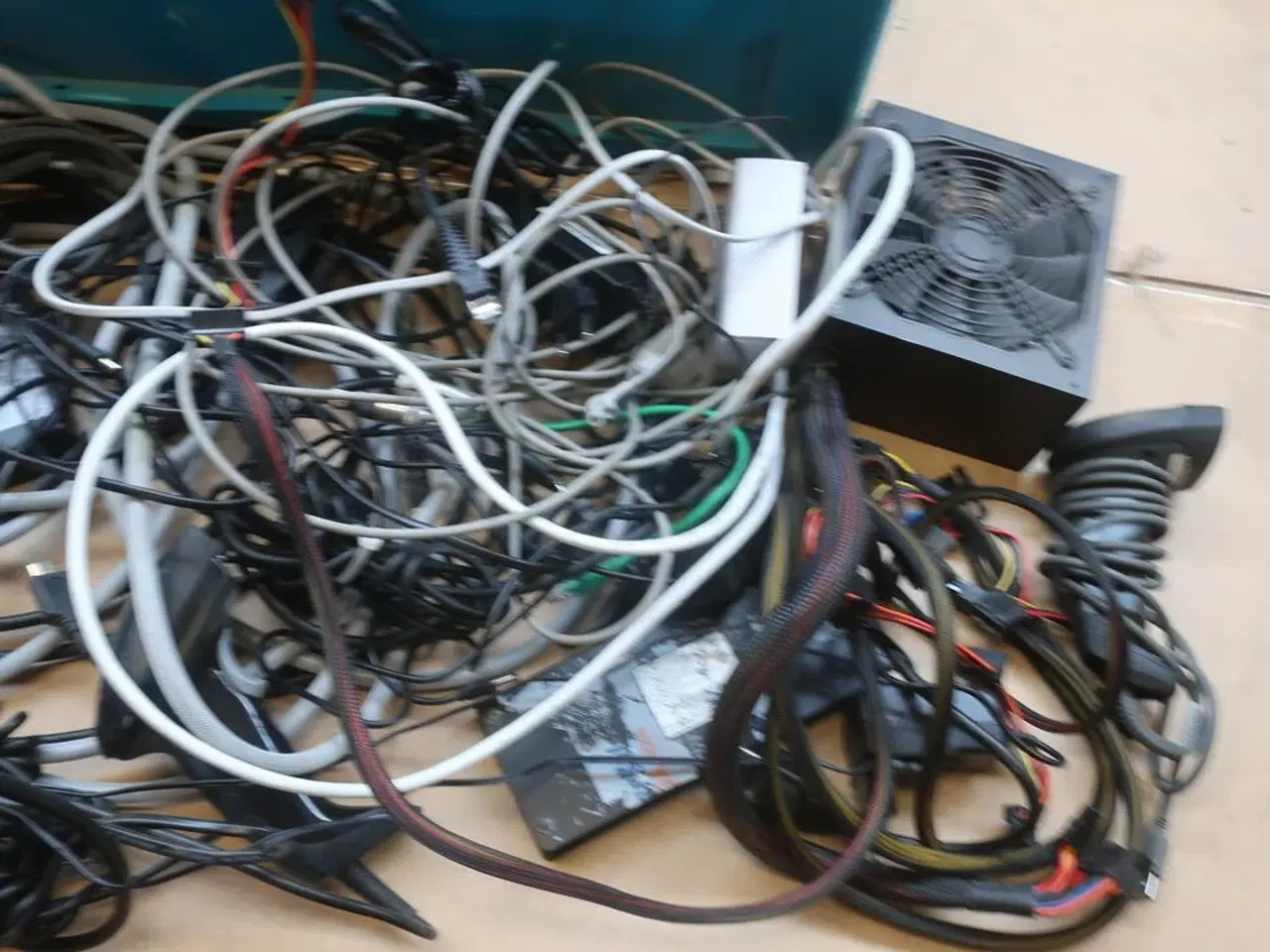 Billede 2 - Div. Kabler/elektronik