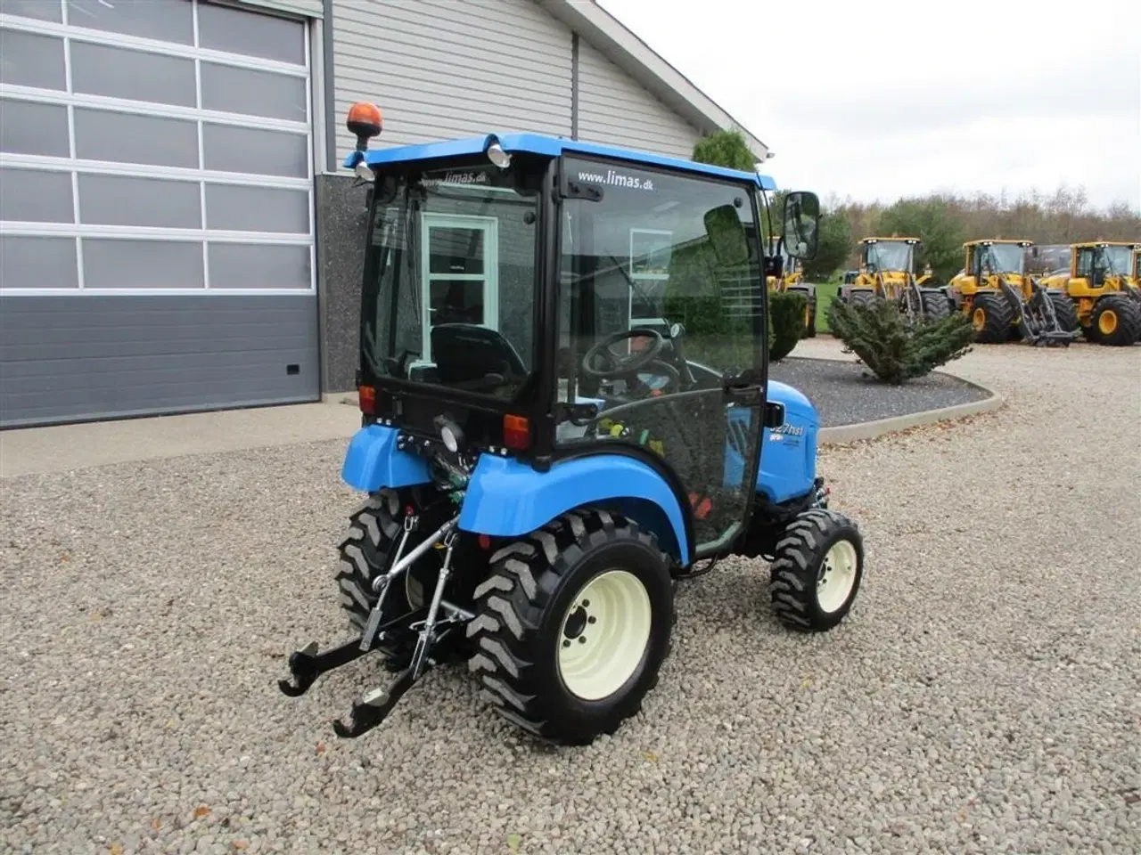 Billede 13 - LS J27 HST Med kabine, frontlift og frontPTO