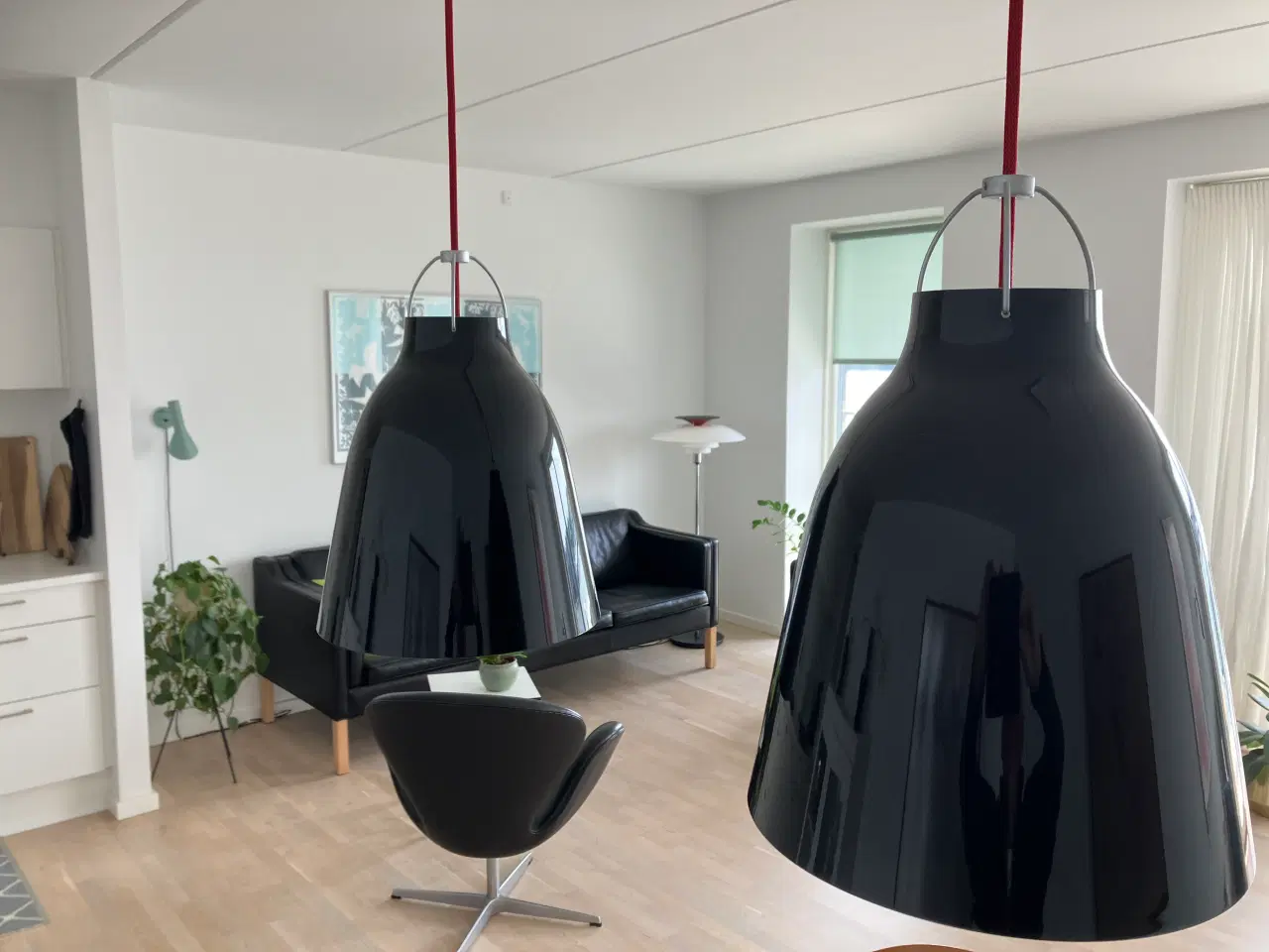 Billede 1 - To pendler Caravaggio P2 sort/rød stofledning