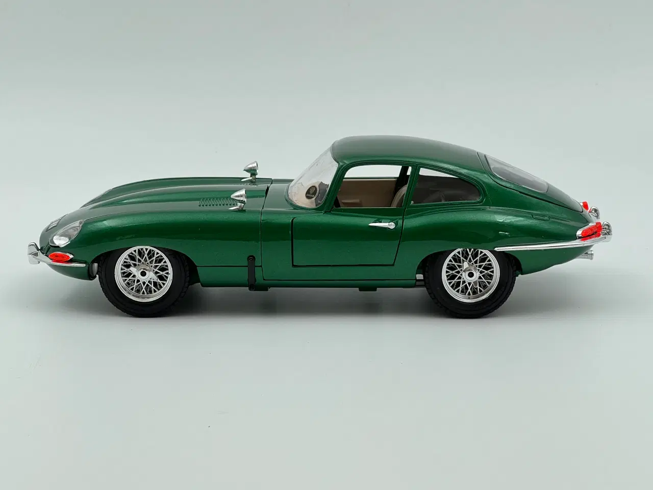 Billede 2 - 1961 Jaguar E-Type Coupe - 1:18