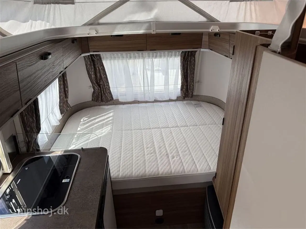 Billede 8 - 2023 - Eriba Touring 430 Legend   Lækker rejsevogn med fast dobbeltseng fra Hinshøj Caravan