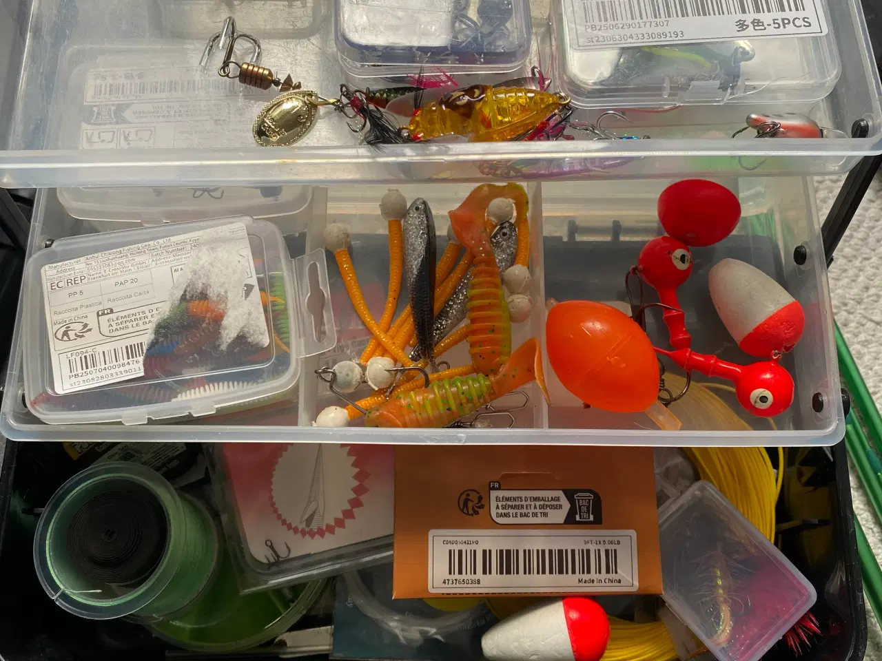 Billede 2 - fiskestang x2, net og kasse med diverse