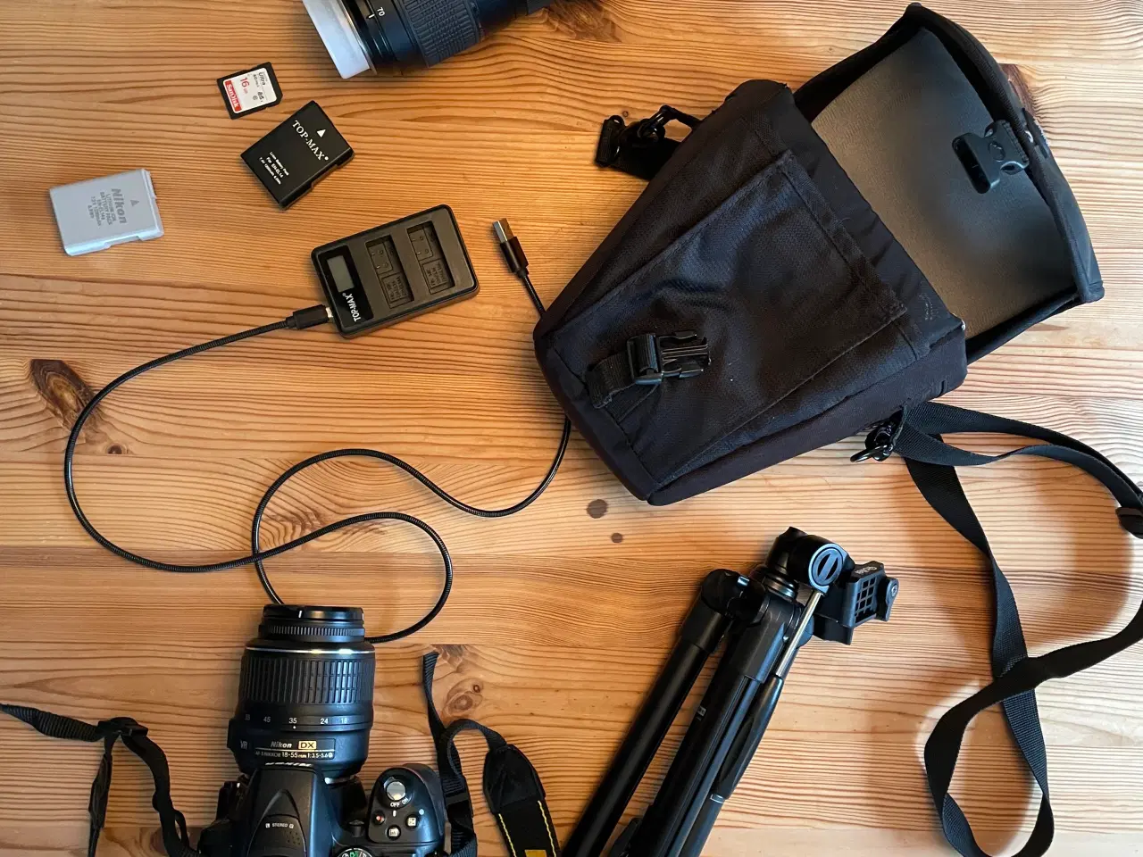 Billede 1 - Nikon D5300 med tilbehørspakke, alt i top stand.