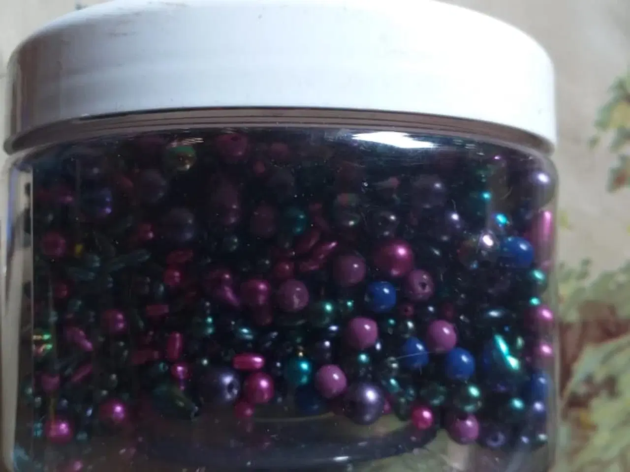 Billede 2 - Bøtter med blandet perler af forskellige slags 