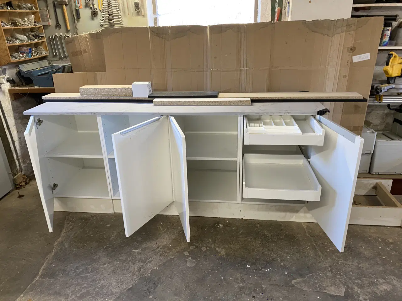 Billede 2 - Minikøkken Hvid folie