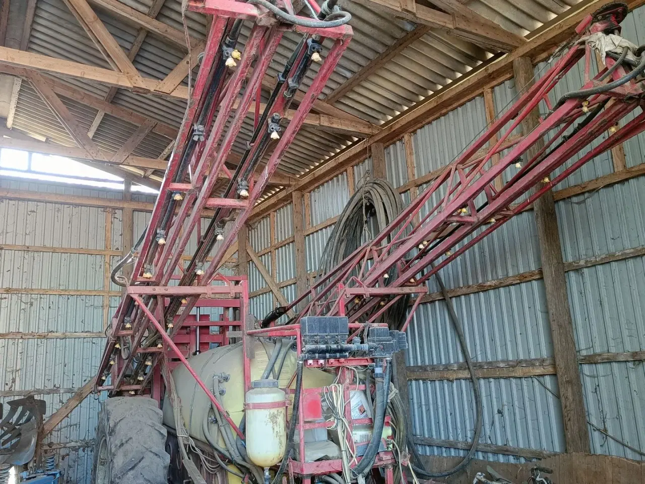 Billede 2 - Hardi trailer sprøjte 2400 l med 24 meter bom