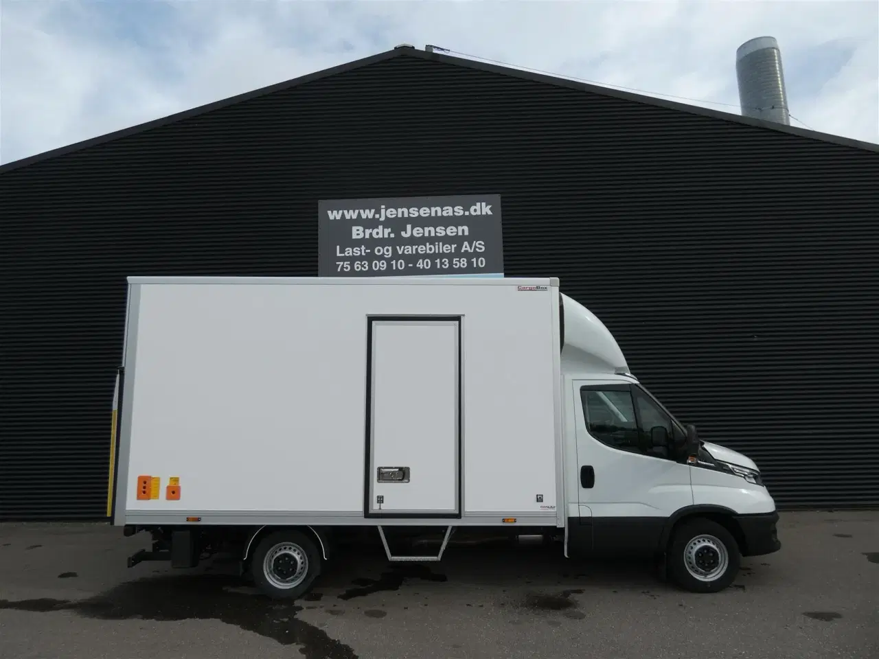 Billede 2 - Iveco Daily 35S16 4100mm 2,3 D m/Alukasse med lift Hi-Matic 156HK Ladv./Chas. 8g Aut.