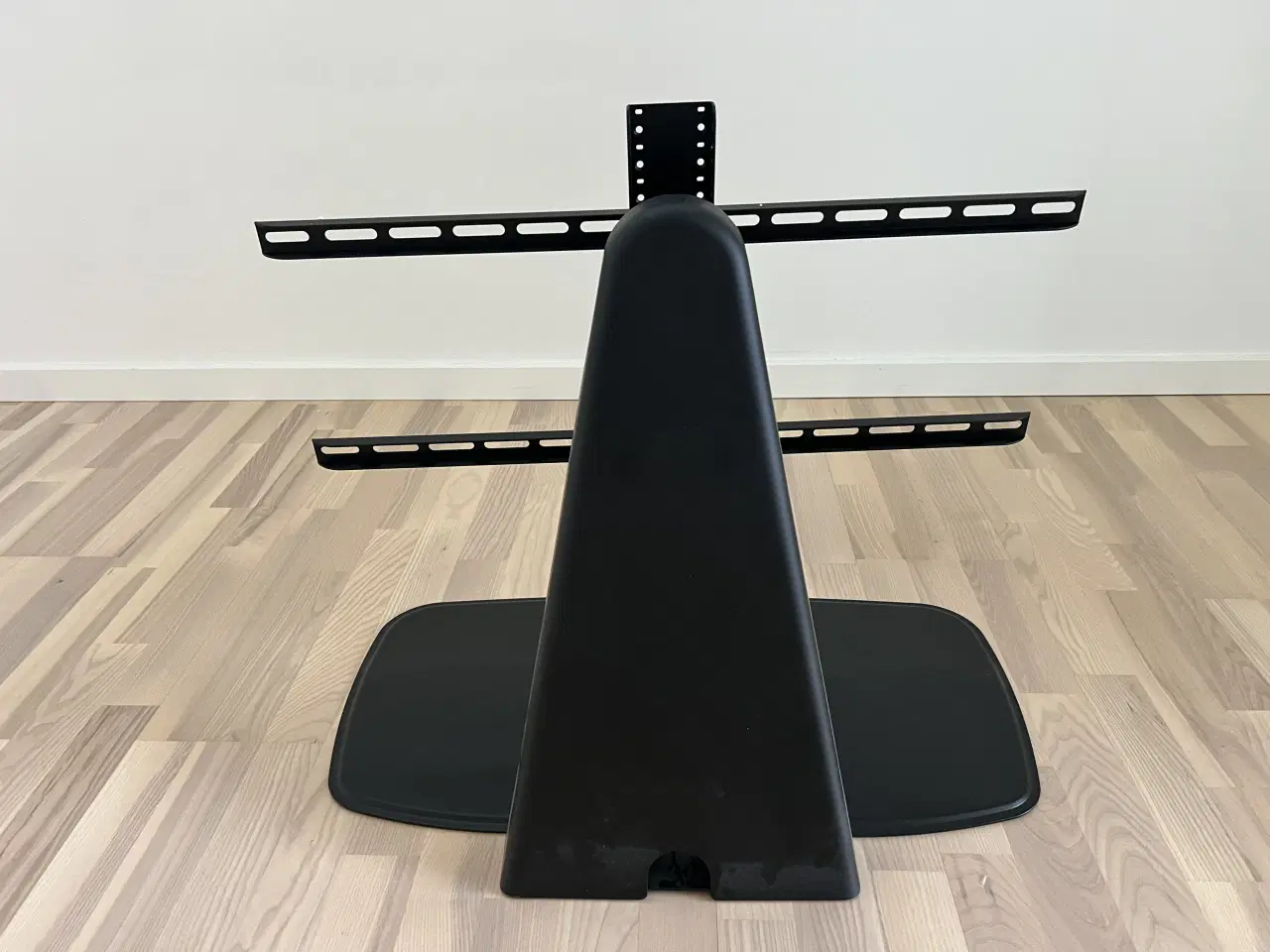 Billede 2 - TV ophæng uden at bore i væggen