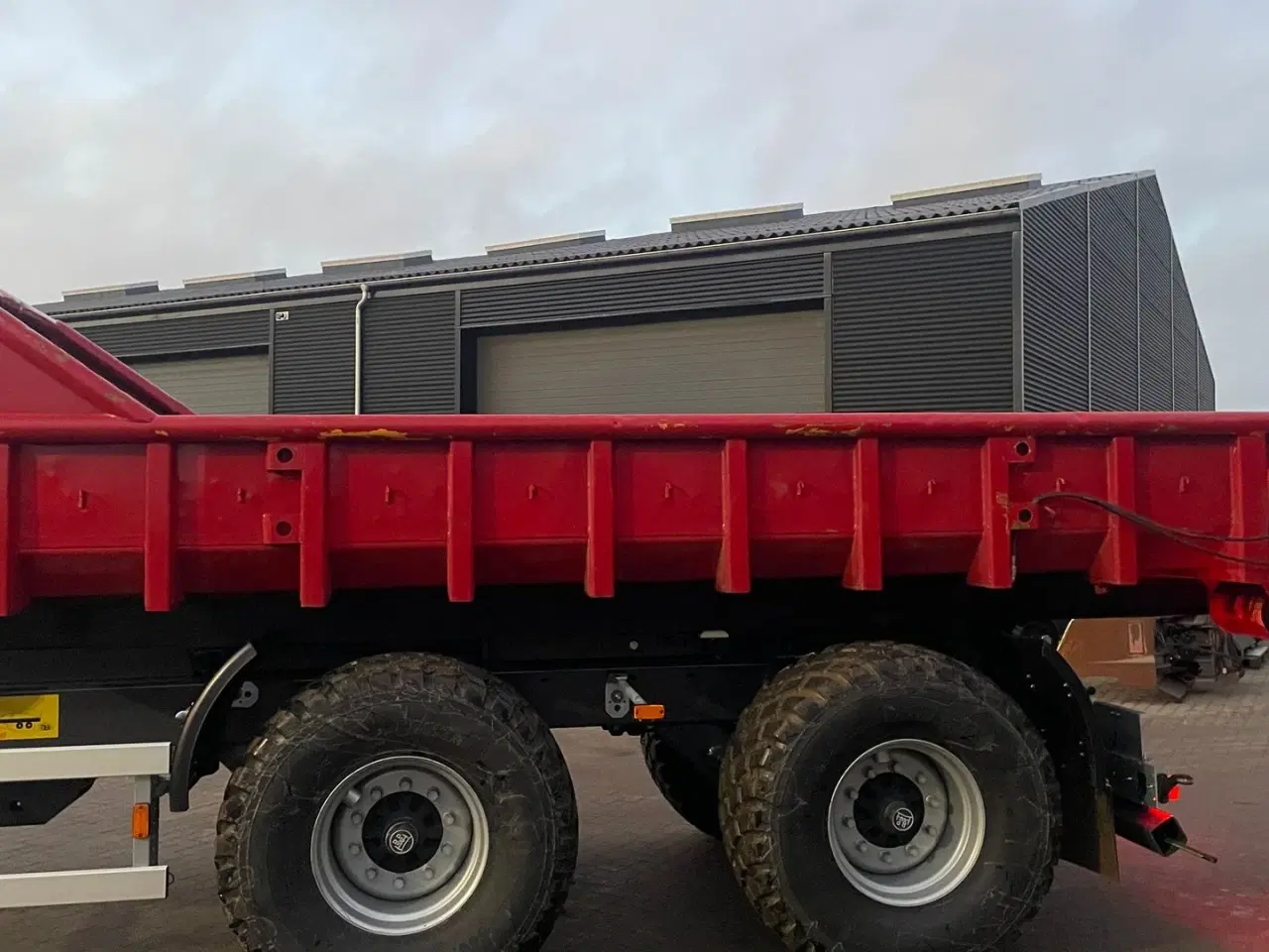 Billede 2 - - - - Entreprenør kasse m. Hydraulisk bagklap