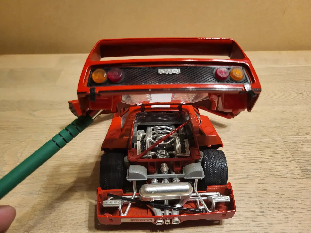 Billede 8 - Modelbil Ferrari F40 1990 skala 1/18