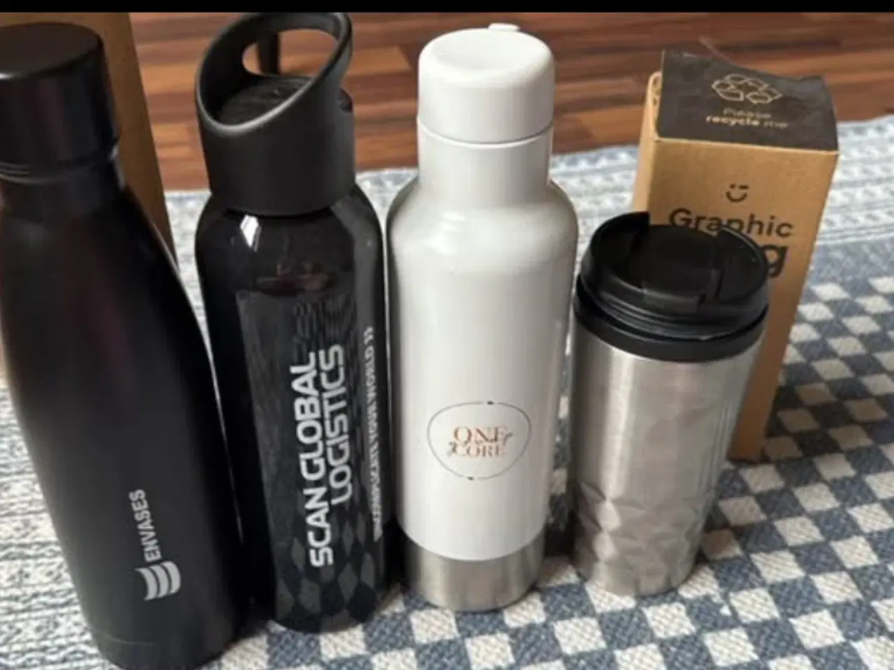 Billede 1 - Drikkedunke 4 stk