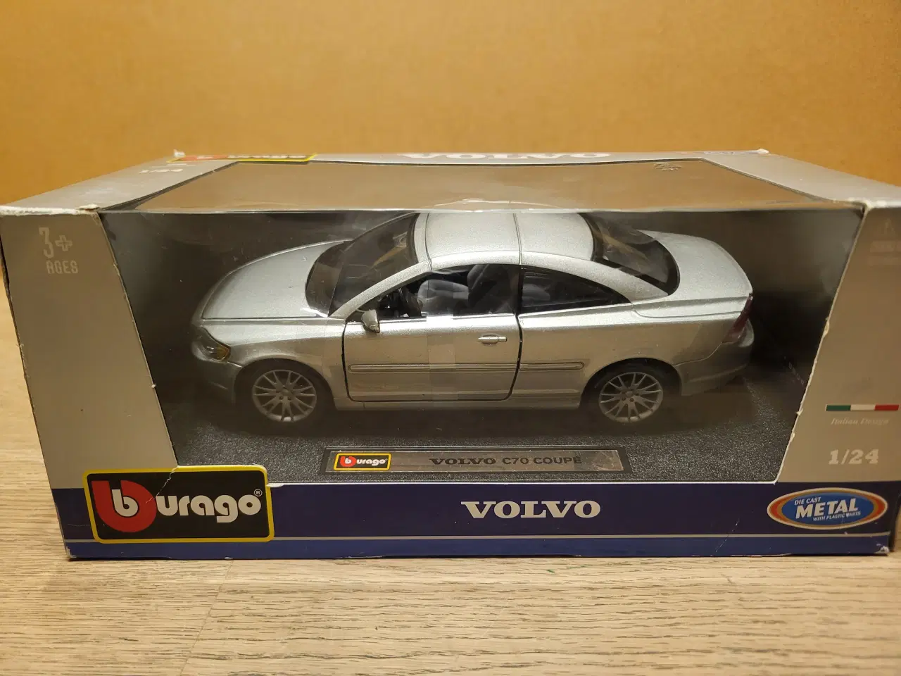 Billede 1 - Modelbil Volvo C70 Coupe 1:24 - 200 kr.
