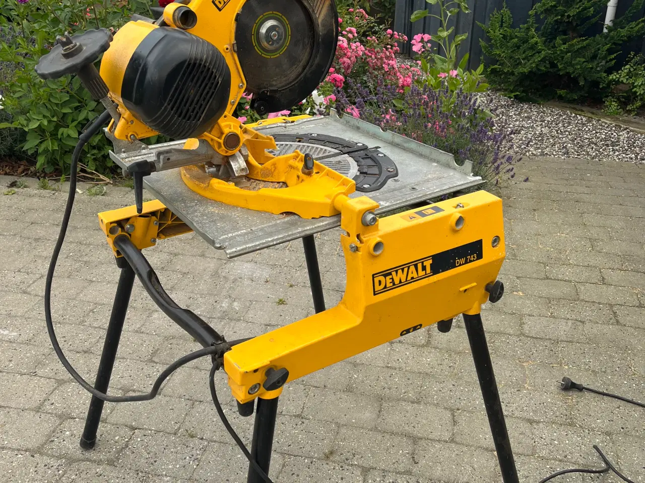 Billede 2 - Vendbar kap/gearingssav DeWalt 743