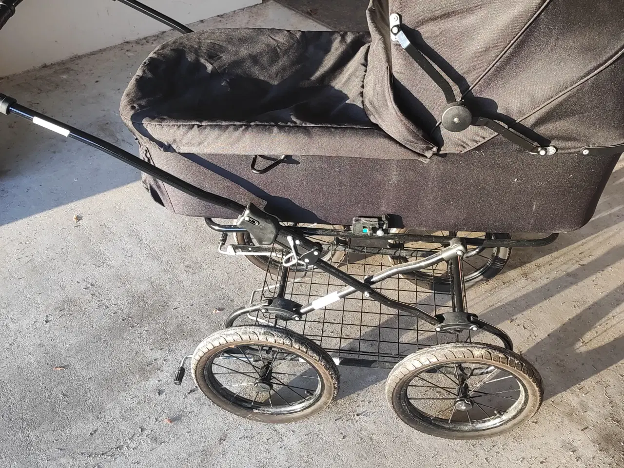 Billede 1 - Wonder XL 2 sort 90cm barnevogn