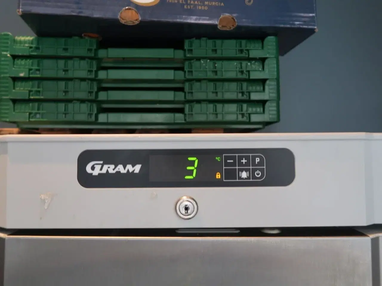 Billede 2 - GRAM Compact K 420 RG Køleskab - Støjsvag på hjul