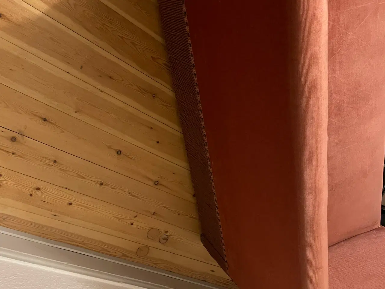 Billede 4 - Antik højrygget Øreklap lænestol og London sofa