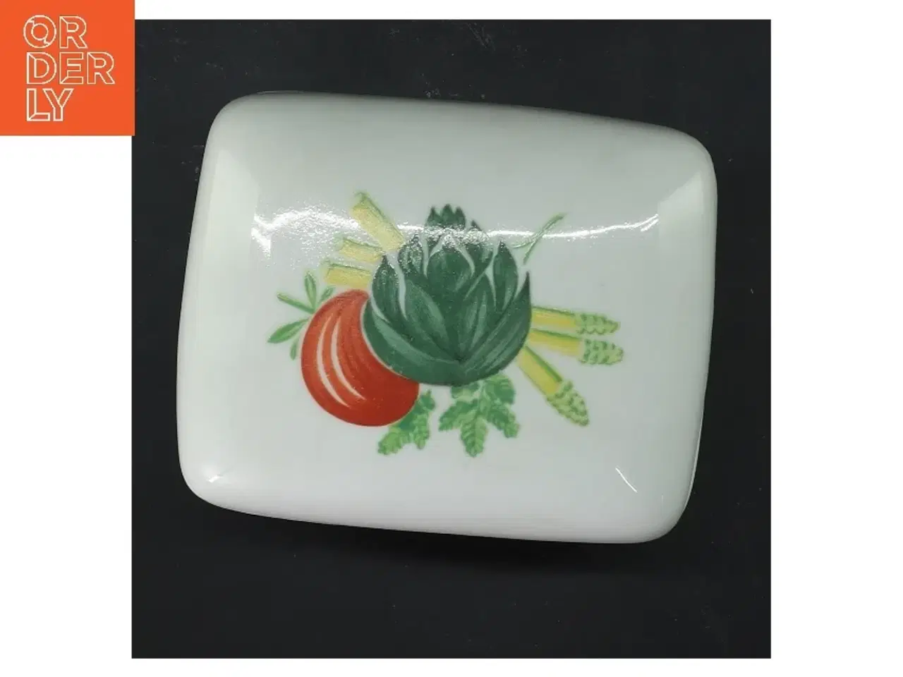 Billede 3 - Porcelænsæske med grøntsagsmotiv fra Lyngby (str. 11,5x9x6,5 cm)