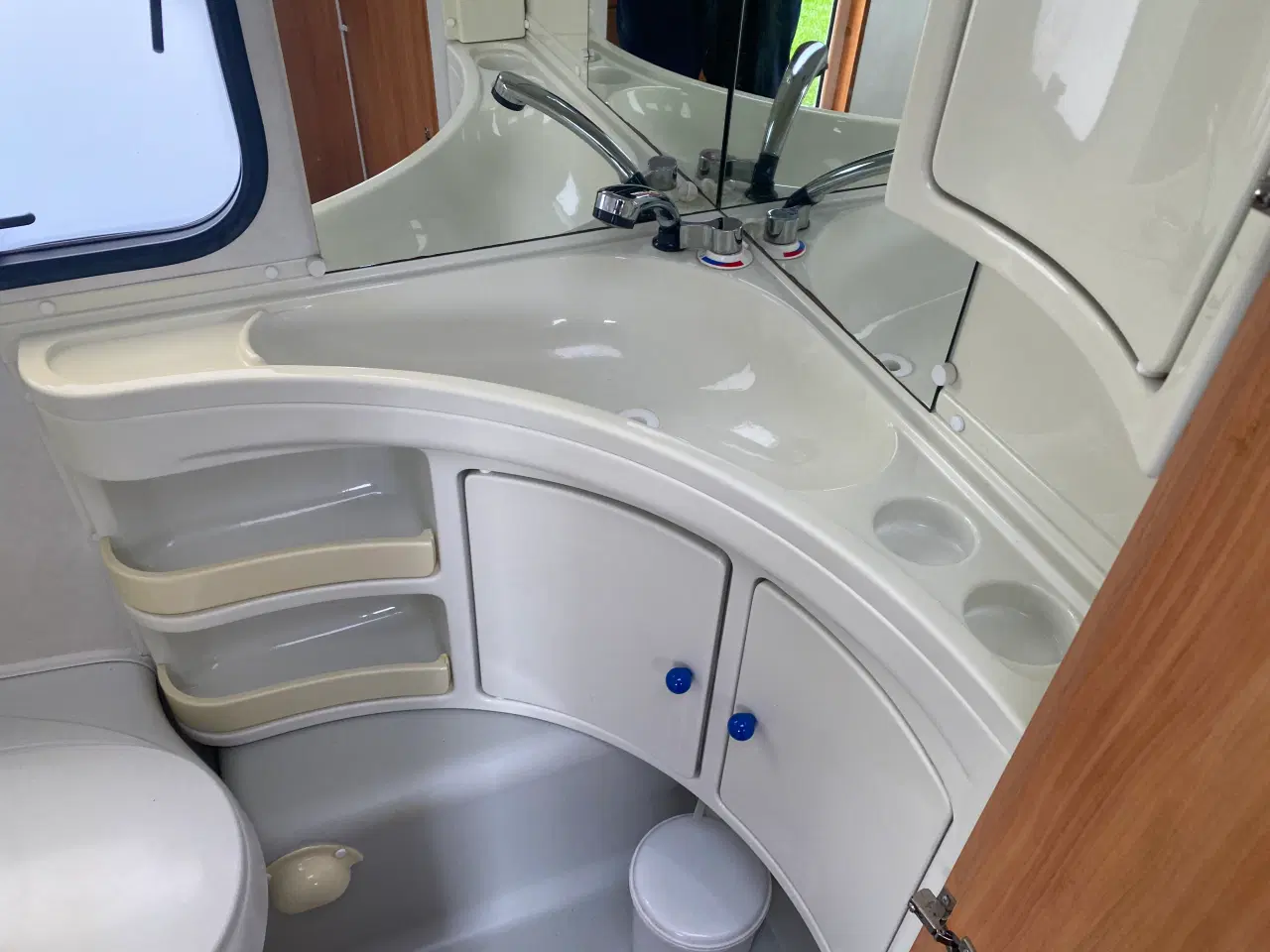Billede 12 - 2006  Adria adora  472  enkelt seng 
