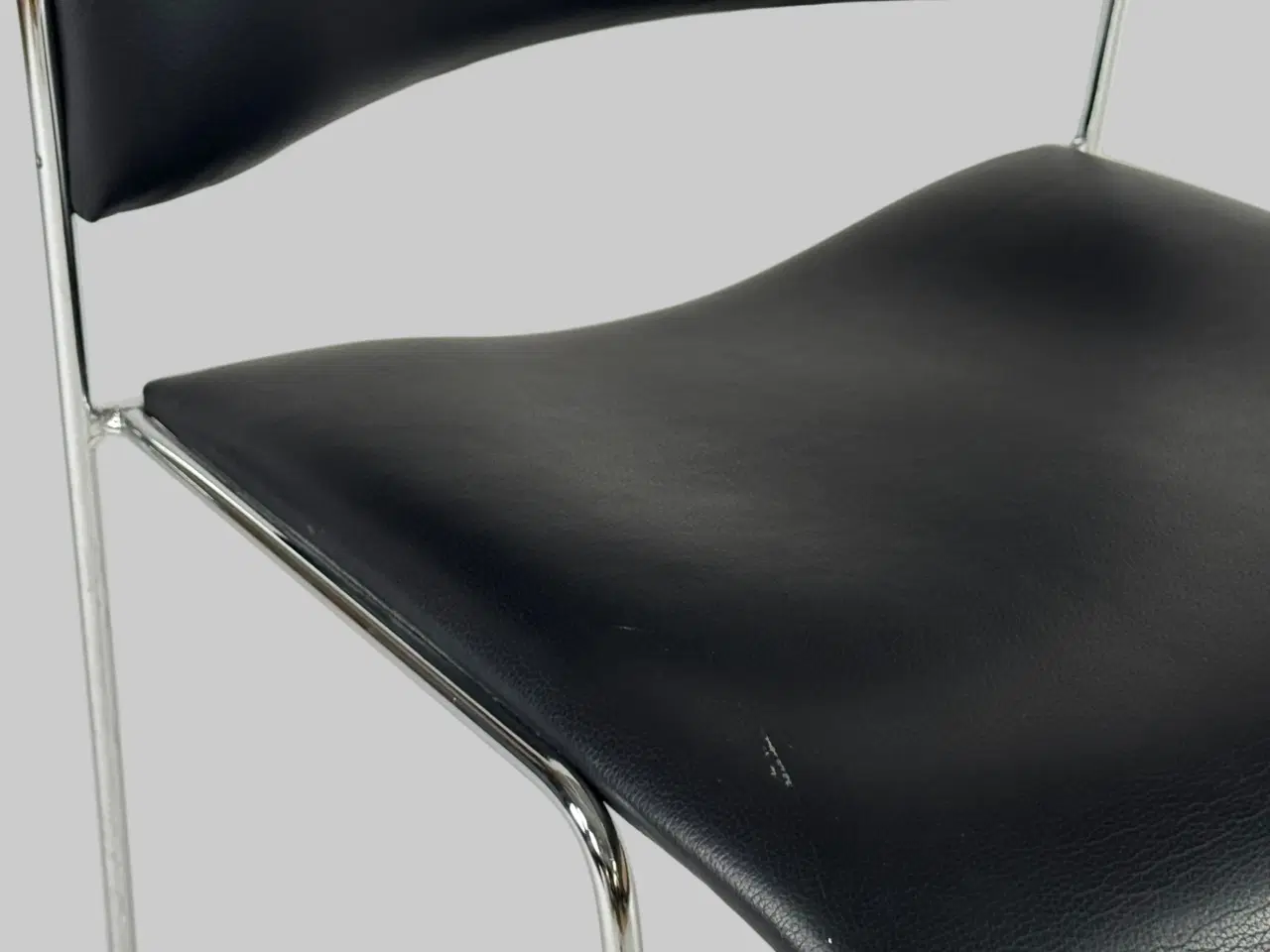 Billede 5 - HOWE 40/4 Stol – Sort Læder/Krom Stel