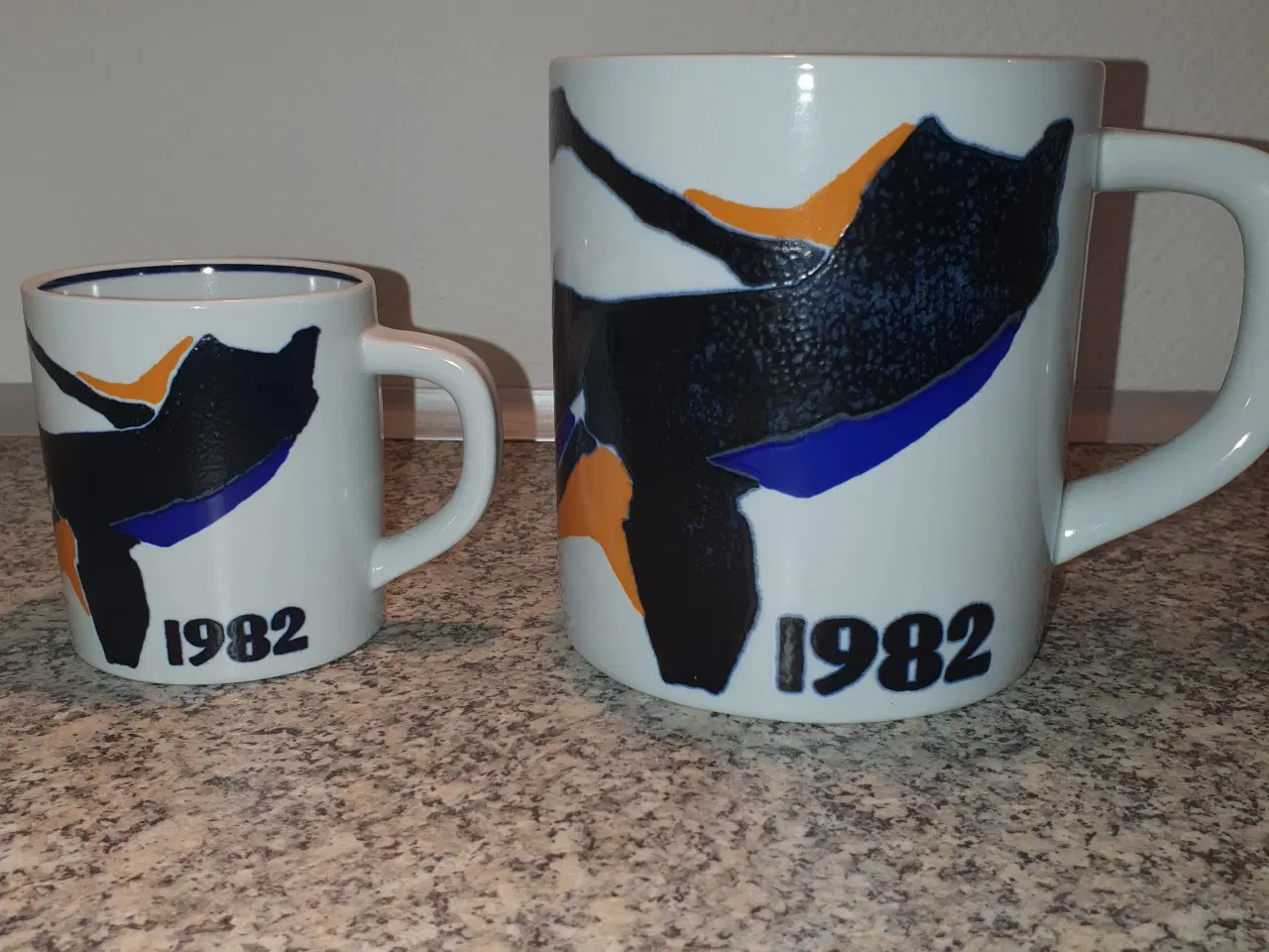 Billede 3 - Royal Copenhagen Årskrus 1982, lille og stor