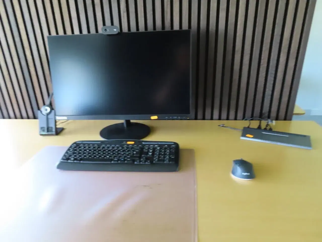 Billede 1 - 27" monitor, LEVOVO L27i-28, webcam, headset, tastatur og mus