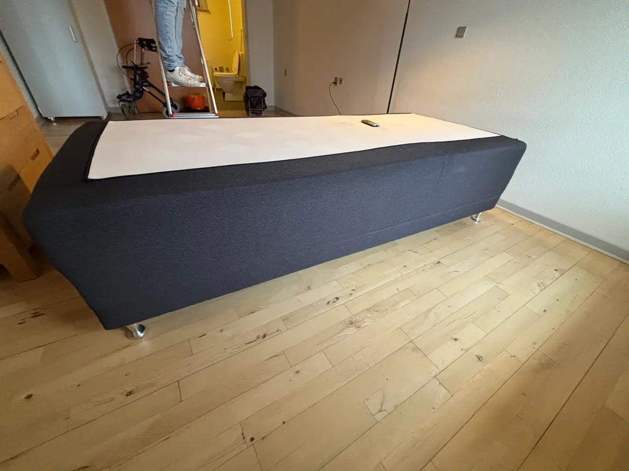 Billede 1 - Fuld funktionsdygtige Elevationsseng med grå stof