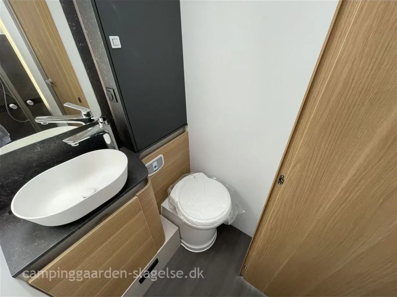 Billede 18 - 2023 - Adria Coral Plus 670 DL   AUTOMATGEAR - NEDSAT KR 136.568,-