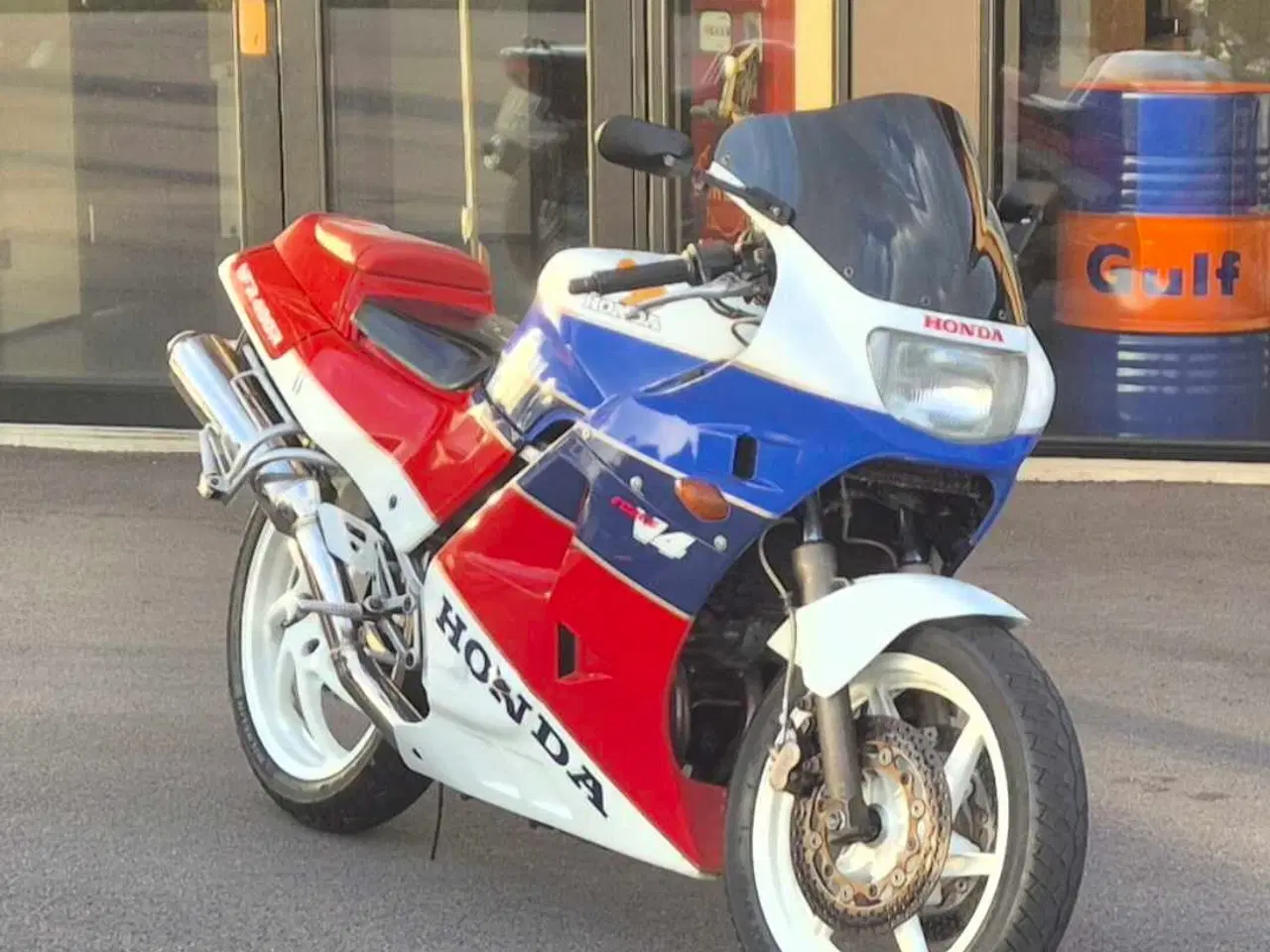 Billede 1 - Honda VFR 400RR V4 (samlerobjekt)