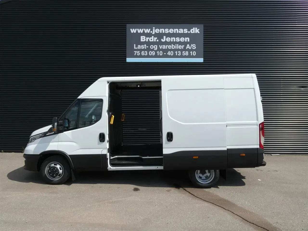 Billede 1 - Iveco Daily 35C18 12m3 3,0 D Hi-Matic 180HK Van 8g Aut.