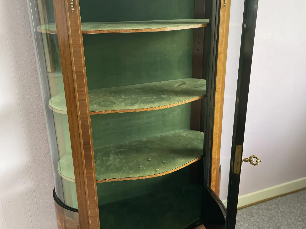 Billede 5 - Meget velholdt vitrineskab 