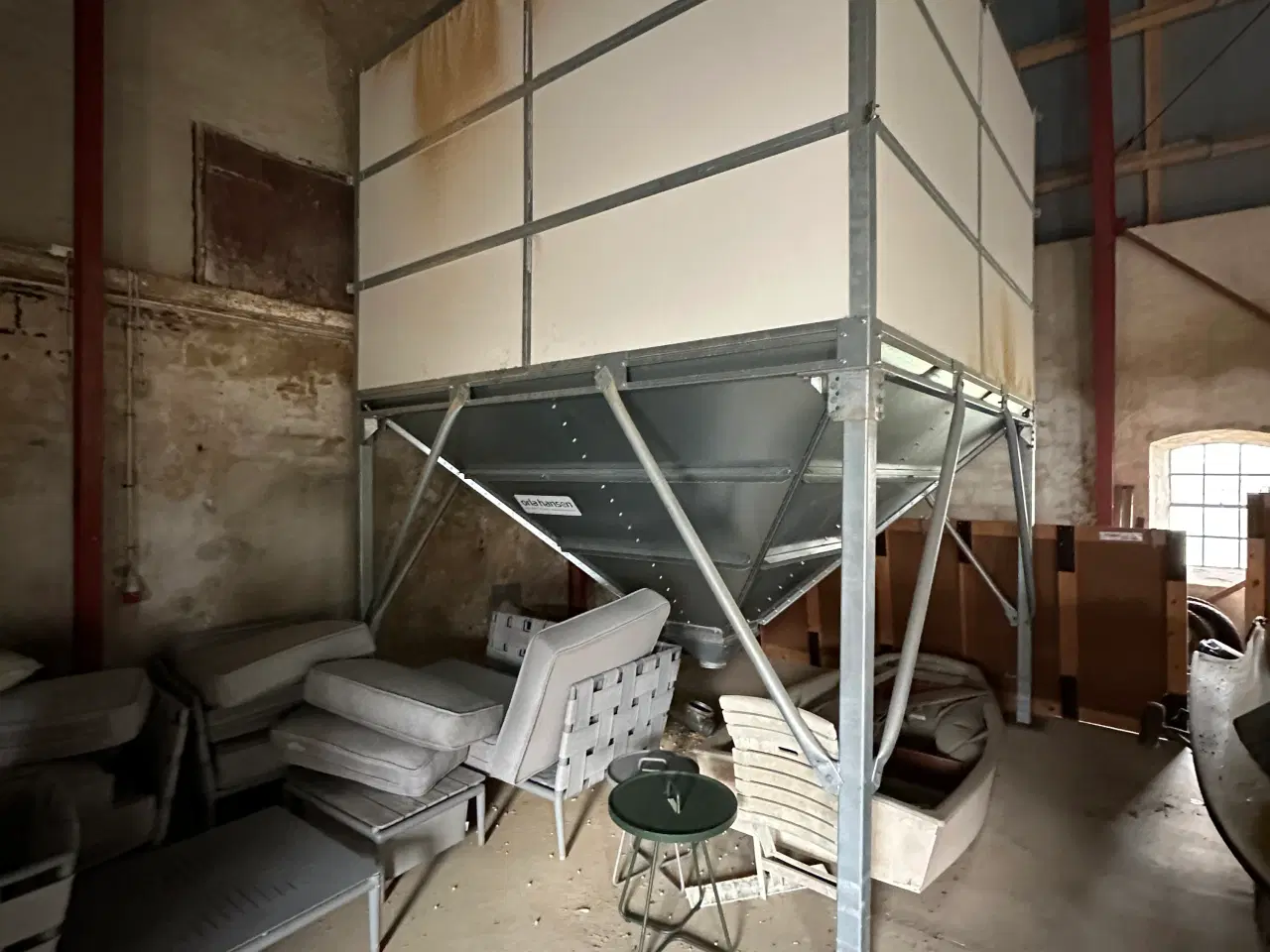 Billede 1 - Silo med snegl og motor 