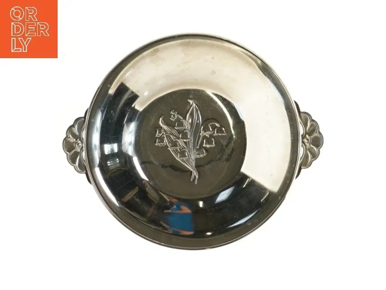 Billede 3 - Sølvfarvet dekorationsfad med indgraveret blomsterdesign (str. Ø 20 cm)