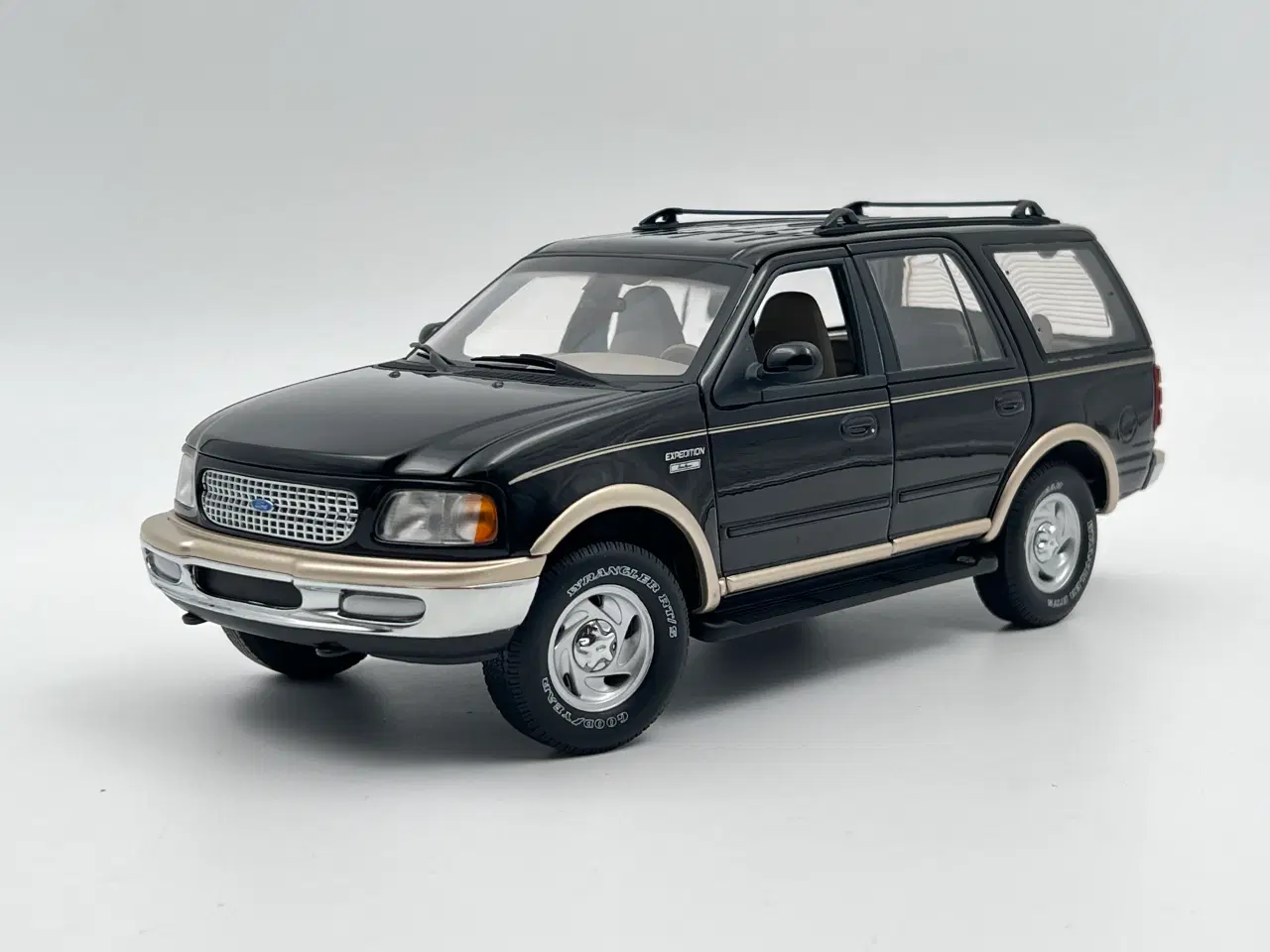 Billede 2 - 1997 Ford Expedition Eddie Bauer Edition 1:18 