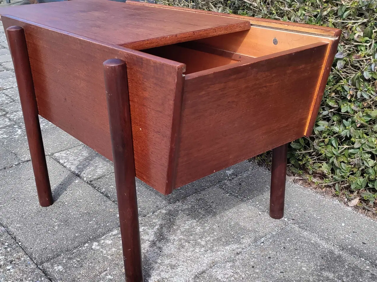 Billede 5 - Sybord med opbevaring